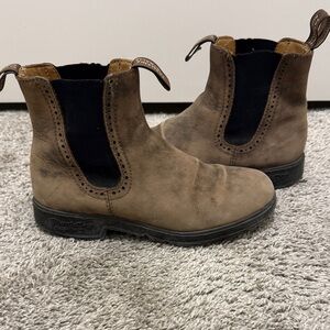 Blundstone Brown Suede Chelsea Boots with Black Elastic